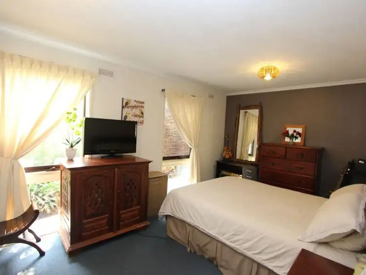 Second view of Homely unit listing, 1/300 Heatherhill Road, Frankston VIC 3199