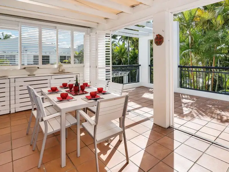 Main view of Homely unit listing, 6/100 Cotlew St East, Southport QLD 4215