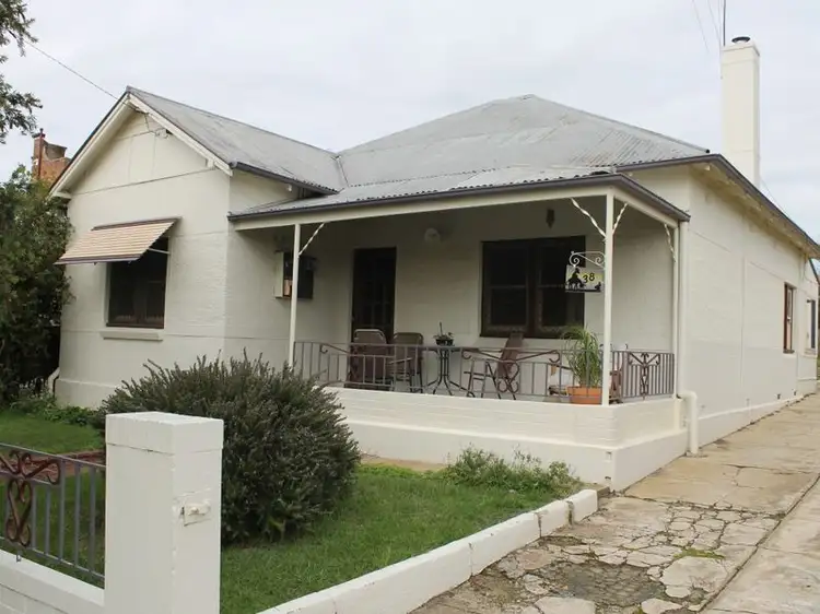 38 Lambert Street, Bathurst NSW 2795