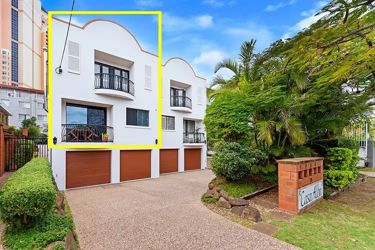 Main view of Homely villa listing, 1/19 Jubilee Avenue, Broadbeach QLD 4218
