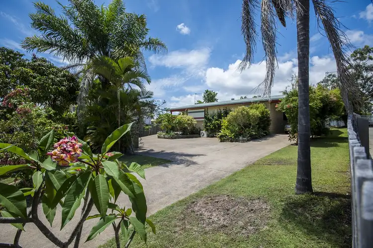 104 Lauren Street, Urangan QLD 4655