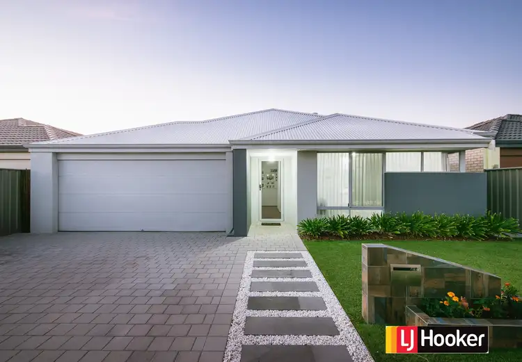 11 Reginald Street, Queens Park WA 6107