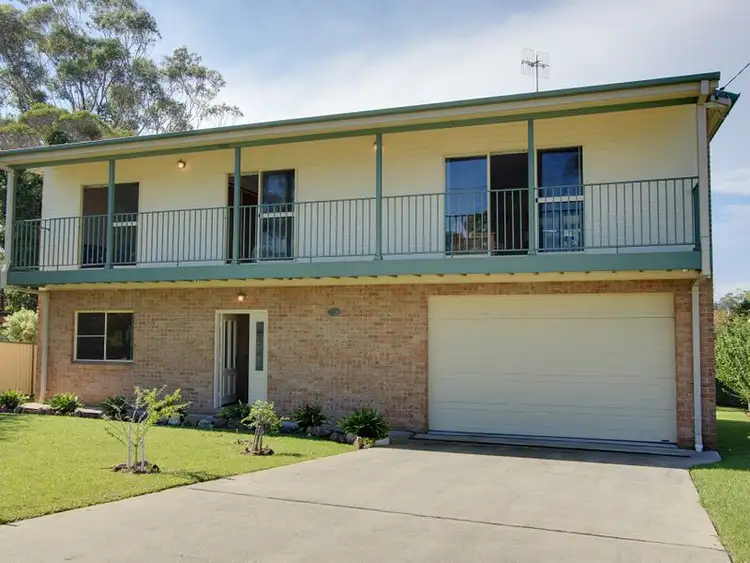 33 Mercury Drive, Lake Tabourie NSW 2539