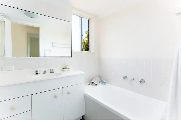 Fourth view of Homely unit listing, 6/5 Clarence Avenue, Dee Why NSW 2099