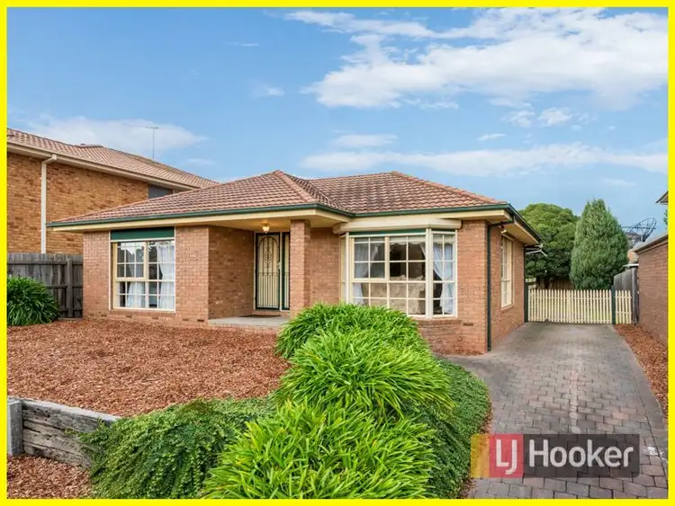 14 Hanna Drive, Endeavour Hills VIC 3802
