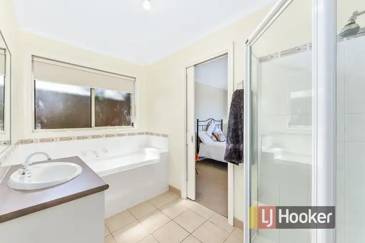 Fifth view of Homely unit listing, 4/12 Renlik Court, Pakenham VIC 3810