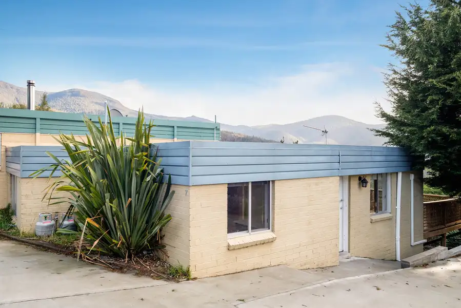 Main view of Homely unit listing, 1/7 Castlereagh Court, Lenah Valley TAS 7008