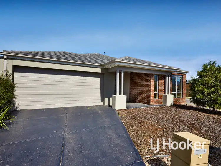 24 Bolivar Esplanade, Truganina VIC 3029