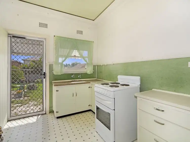 Fourth view of Homely house listing, 10 Giles Street, Chifley NSW 2036