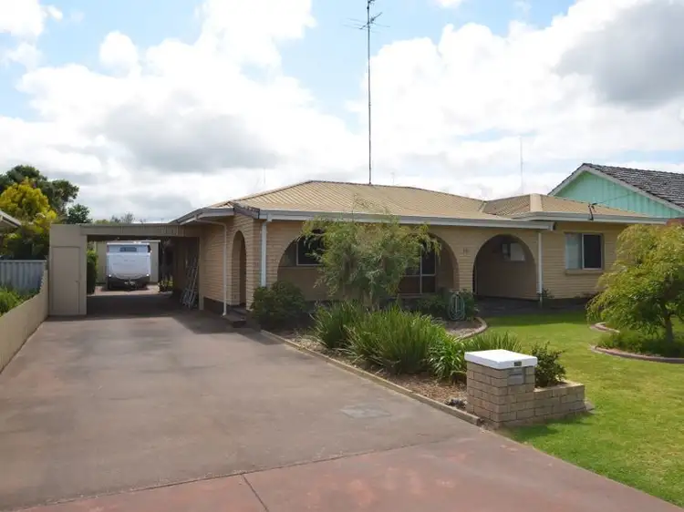 16 Peet Street, Harvey WA 6220