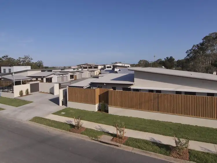 13/4 Kal-Ma-Kuta Drive, Sandstone Point QLD 4511