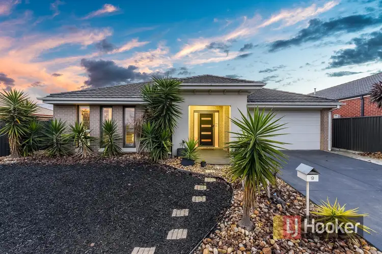9 Platt Close, Pakenham VIC 3810