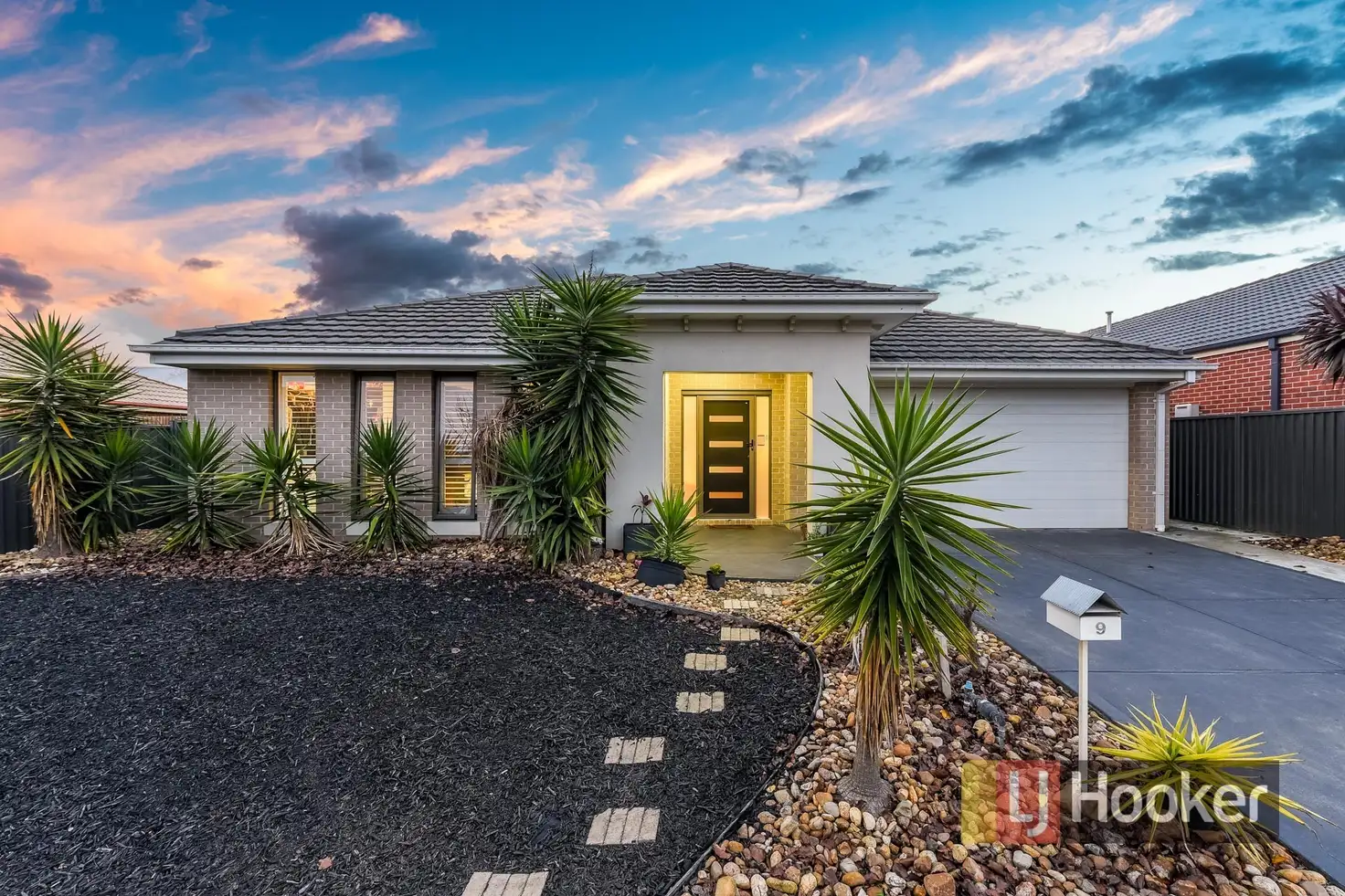 Main view of Homely house listing, 9 Platt Close, Pakenham VIC 3810