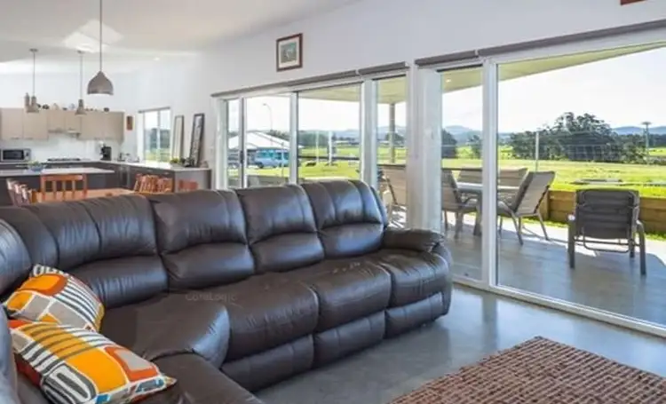 4 Dr King Close, Moruya NSW 2537