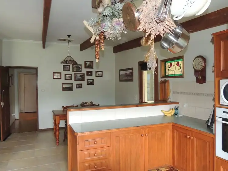 Fourth view of Homely house listing, 10 Kimberley Avenue, Swan Hill VIC 3585