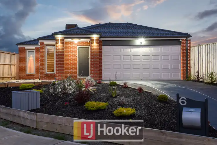 6 Kinkade Close, Cranbourne East VIC 3977