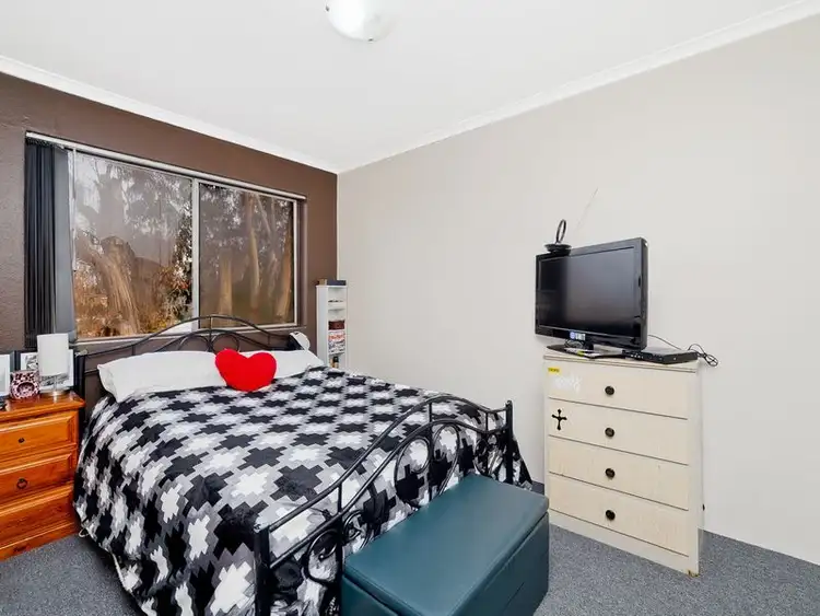 Sixth view of Homely unit listing, 17/1 Mowatt Street, Queanbeyan NSW 2620