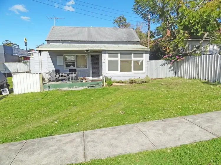 5 Sturgeon Street North, Raymond Terrace NSW 2324
