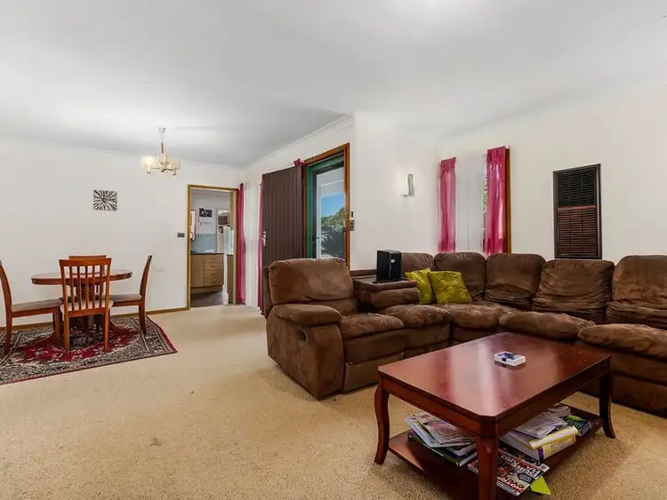 Second view of Homely house listing, 25 Kimbarra Crescent, Koonawarra NSW 2530