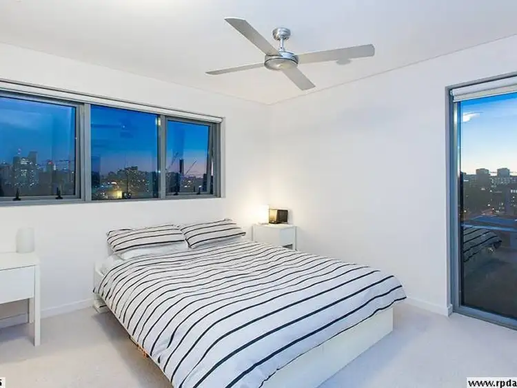 Apartment 2076/16 Hamilton Place, Bowen Hills QLD 4006