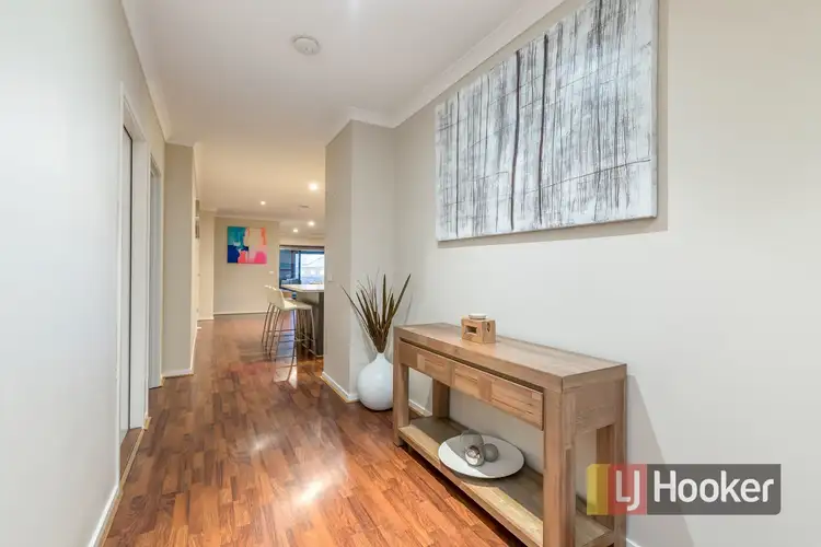 Fifth view of Homely house listing, 8 Perry Court, Pakenham VIC 3810