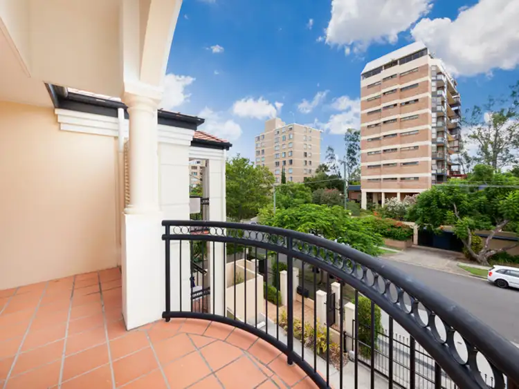 Main view of Homely unit listing, 5/127 Macquarie Street, St Lucia QLD 4067