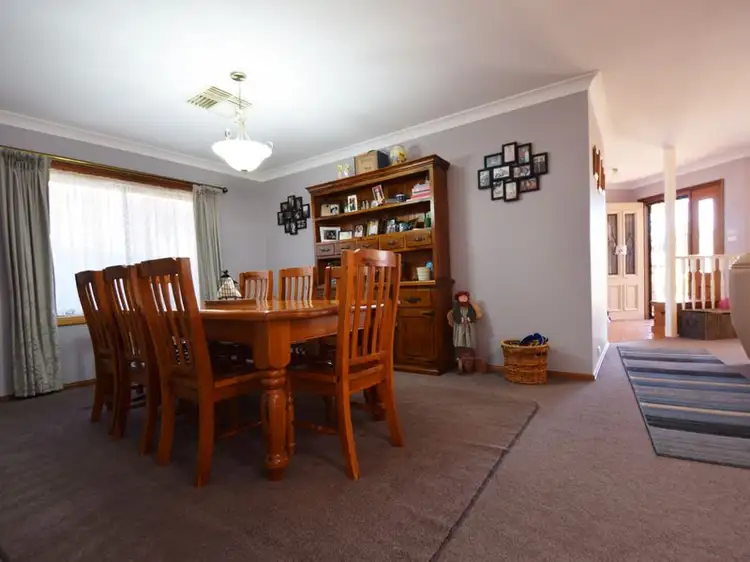 Sixth view of Homely house listing, 8 Pinewiew Circuit, Young NSW 2594