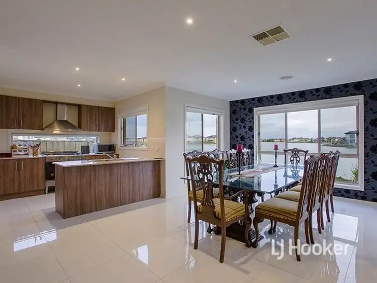 Second view of Homely house listing, 7 Sundowner Place, Sanctuary Lakes VIC 3030