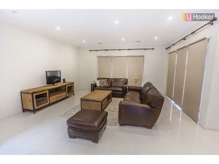 Second view of Homely house listing, 10 Scoria Circuit, Craigieburn VIC 3064