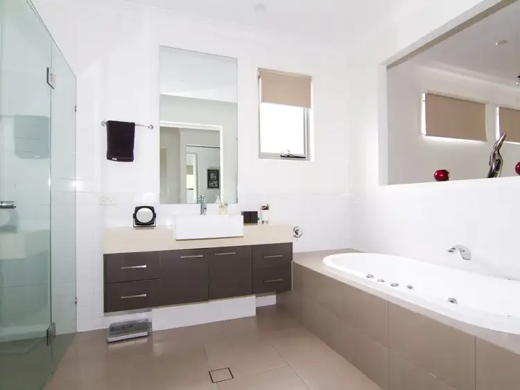 Sixth view of Homely house listing, Unit 10/30 Oakview Circuit, Brookwater QLD 4300