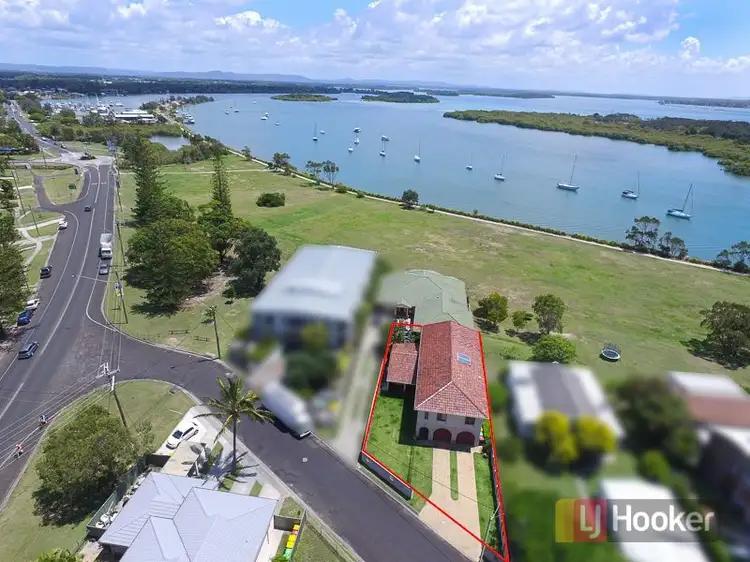 6 Bent Street, Yamba NSW 2464
