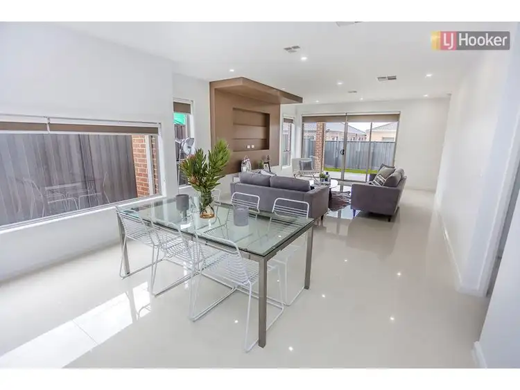 Seventh view of Homely house listing, 23 Emblem Way, Craigieburn VIC 3064