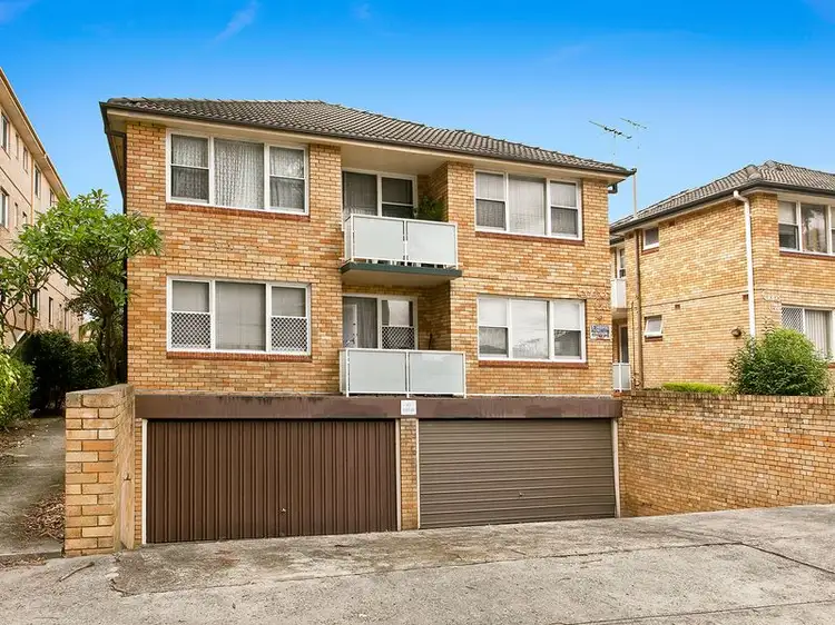Main view of Homely unit listing, 3/30 HERCULES ROAD, Brighton-le-sands NSW 2216