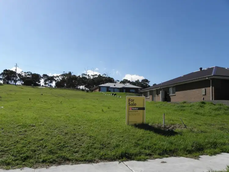 14 Lawson Drive, Lakes Entrance VIC 3909