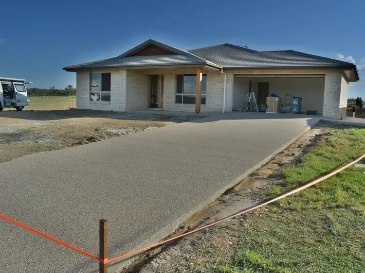 25 Lakeview Avenue, Warwick QLD 4370