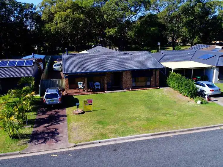 32 Elizabeth Parade, Forster NSW 2428