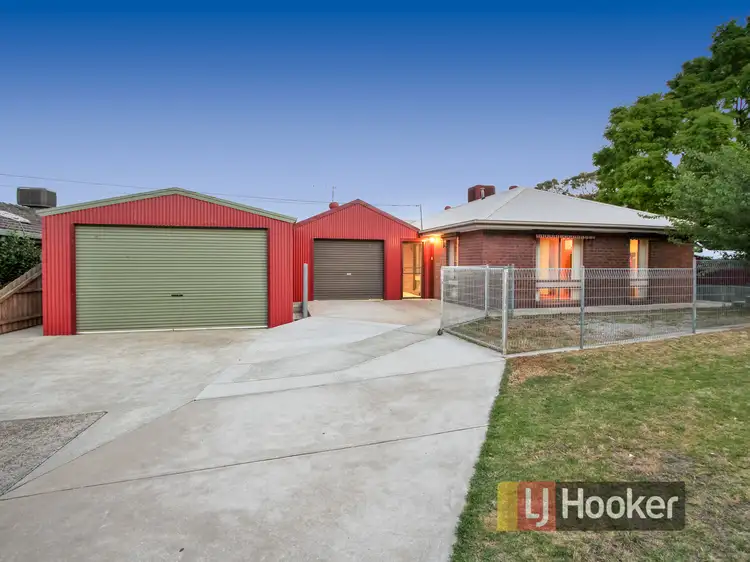 12 Banks road, Cranbourne VIC 3977