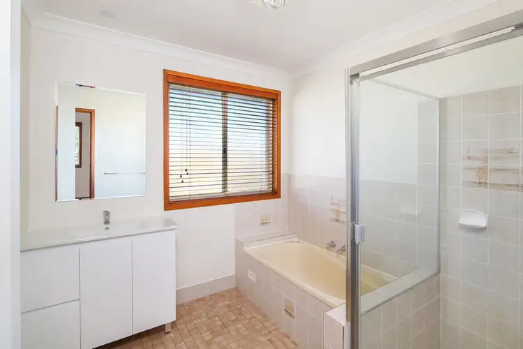 Sixth view of Homely unit listing, 4/82 Ocean View Drive, Wamberal NSW 2260