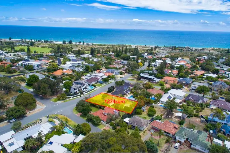 10 Kingsland Avenue, City Beach WA 6015