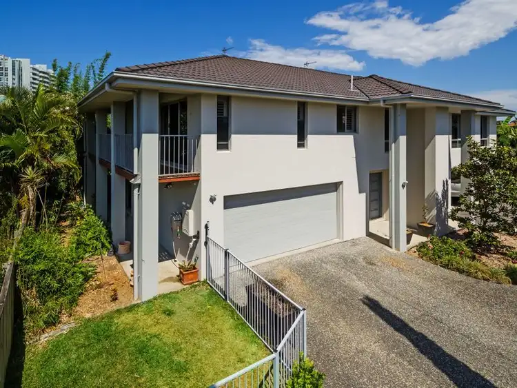 1/16A Broad Street, Labrador QLD 4215