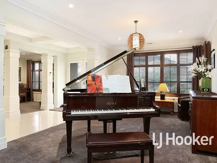 Fifth view of Homely house listing, 8 Sandhill Rise, Sanctuary Lakes VIC 3030
