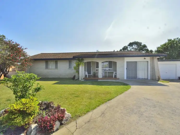 2 Ronald Robinson Pl, Kempsey NSW 2440