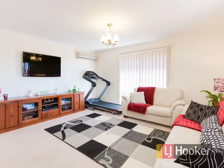 Second view of Homely unit listing, 1/5 Emerald Court, Narre Warren VIC 3805