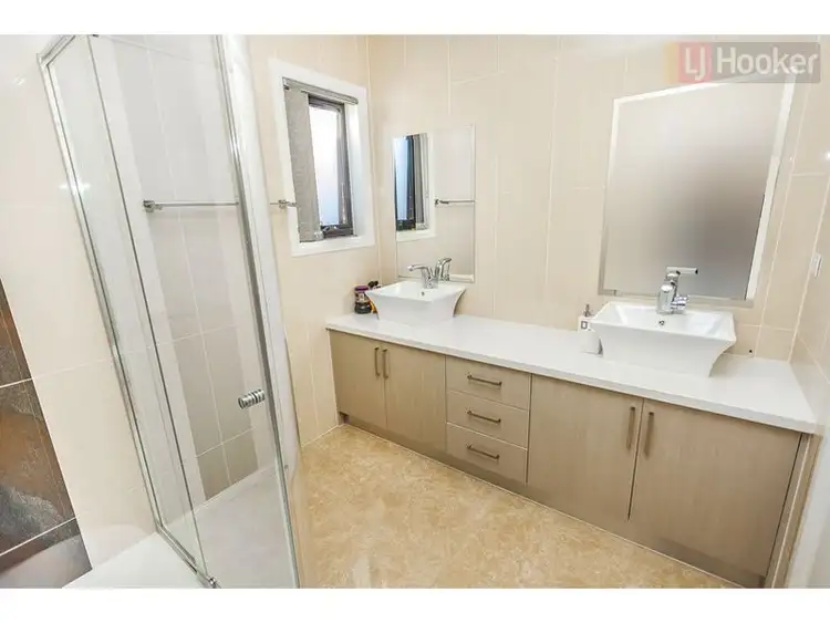 Fourth view of Homely house listing, 17 Biltmore Crescent, Roxburgh Park VIC 3064