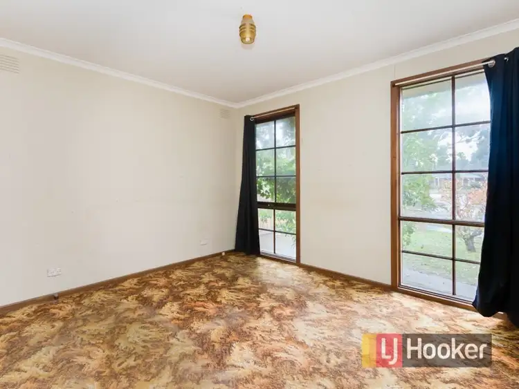 Fifth view of Homely house listing, 4 Kelso Place, Berwick VIC 3806