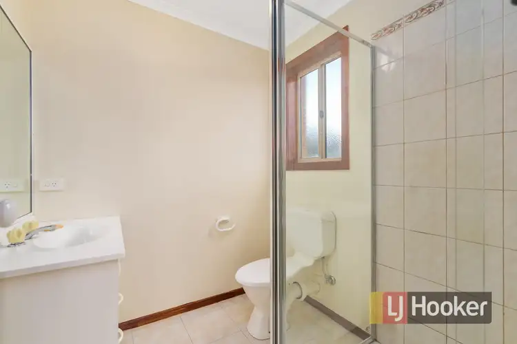 Fifth view of Homely house listing, 14 Rossi Close, Pakenham VIC 3810