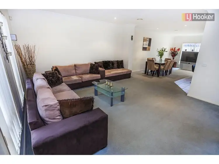 27 Franklin Avenue, Roxburgh Park VIC 3064