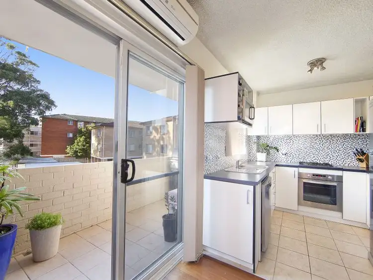 Second view of Homely unit listing, 6/7-9 Clarence Avenue, Dee Why NSW 2099