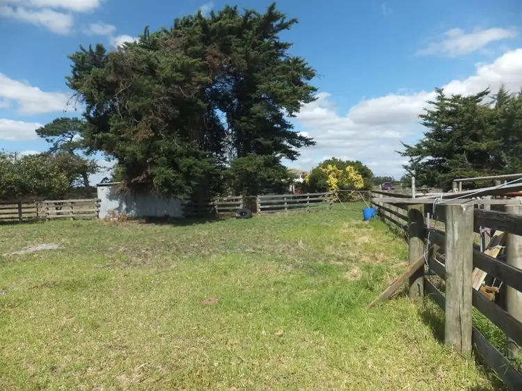 225 McDonalds Drain Road, Koo Wee Rup VIC 3981