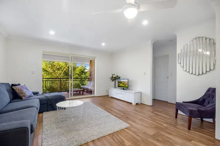 4/94 Cavendish Road, Coorparoo QLD 4151
